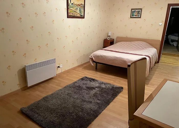 A La Petite Maison De Village